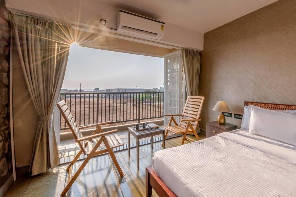 Stone Mansion By Phoenix Stays Igatpuri Exteriör bild