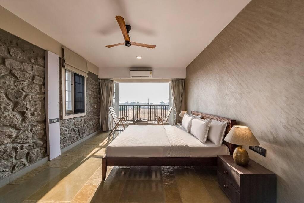 Stone Mansion By Phoenix Stays Igatpuri Exteriör bild