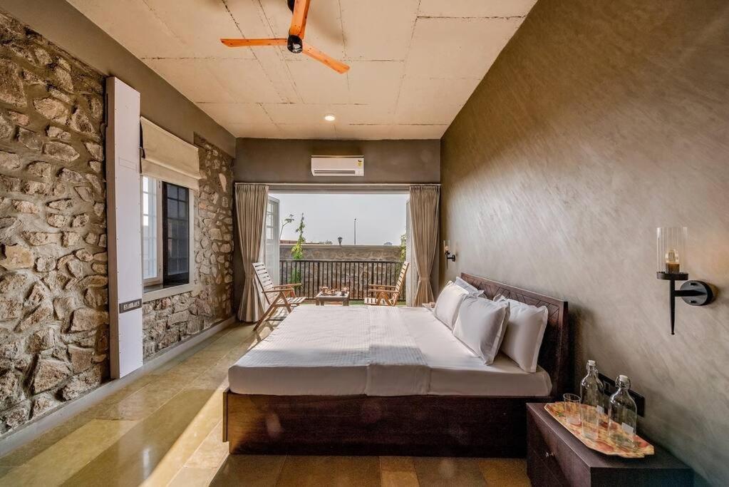 Stone Mansion By Phoenix Stays Igatpuri Exteriör bild