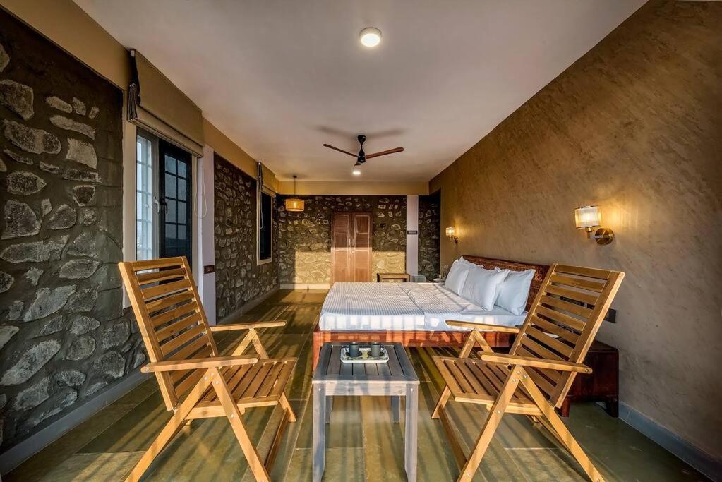 Stone Mansion By Phoenix Stays Igatpuri Exteriör bild