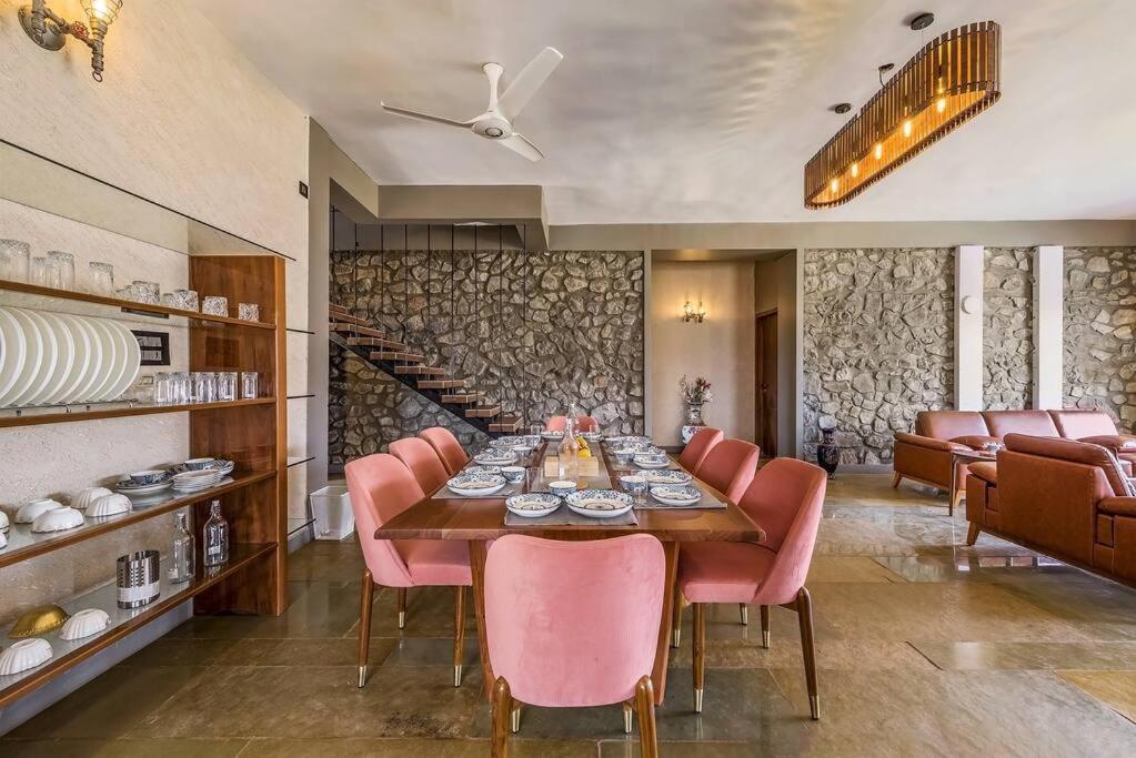 Stone Mansion By Phoenix Stays Igatpuri Exteriör bild