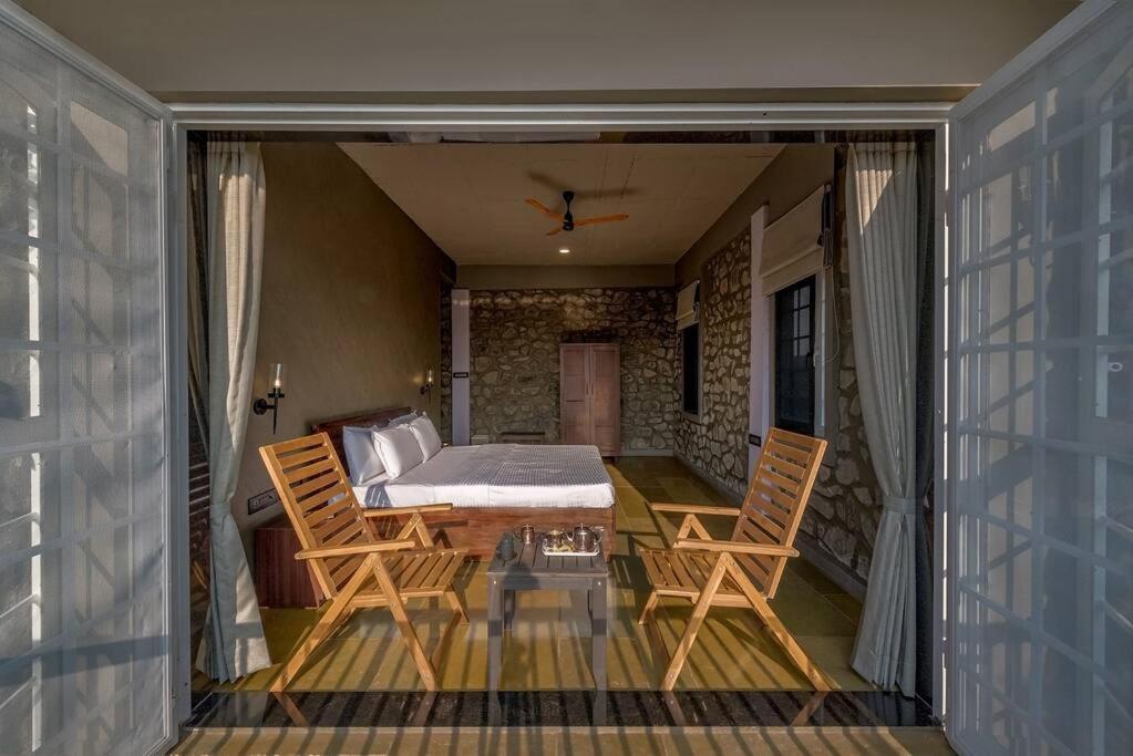 Stone Mansion By Phoenix Stays Igatpuri Exteriör bild
