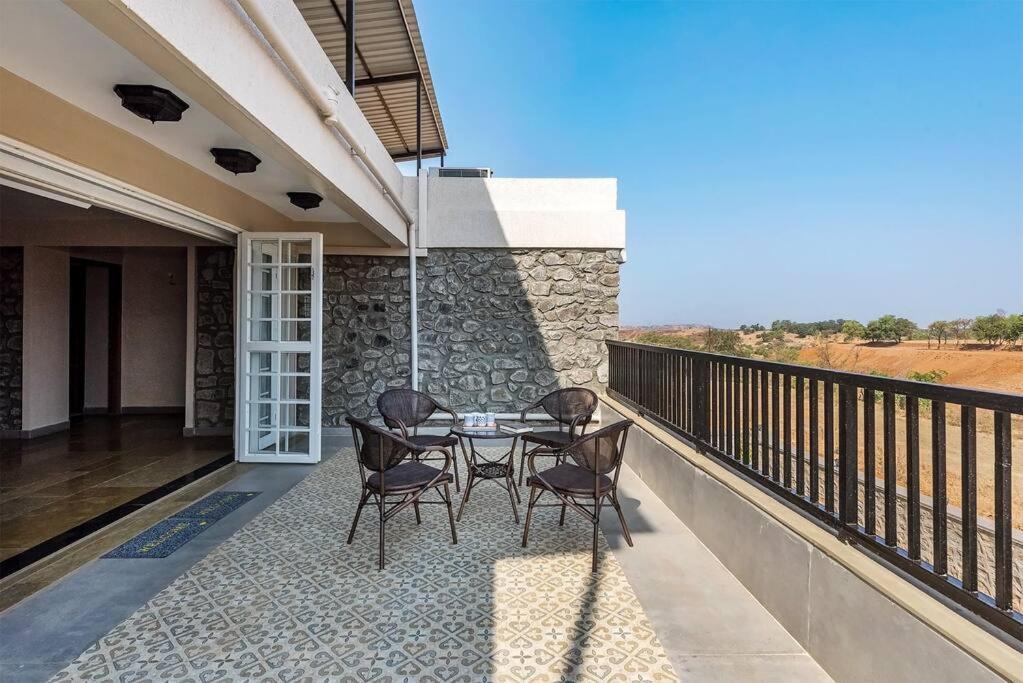 Stone Mansion By Phoenix Stays Igatpuri Exteriör bild