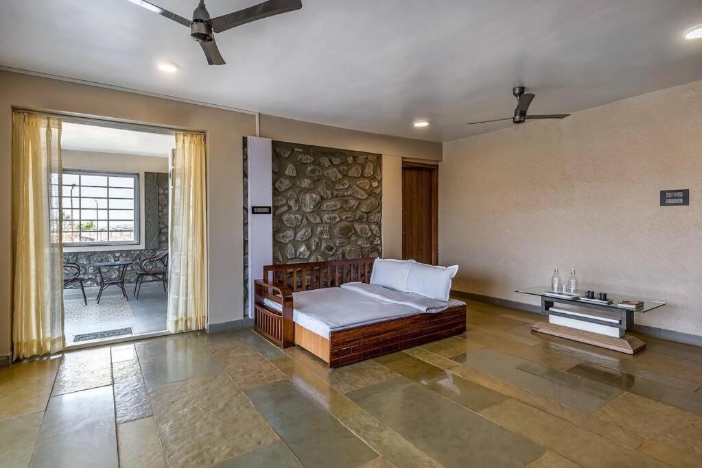 Stone Mansion By Phoenix Stays Igatpuri Exteriör bild