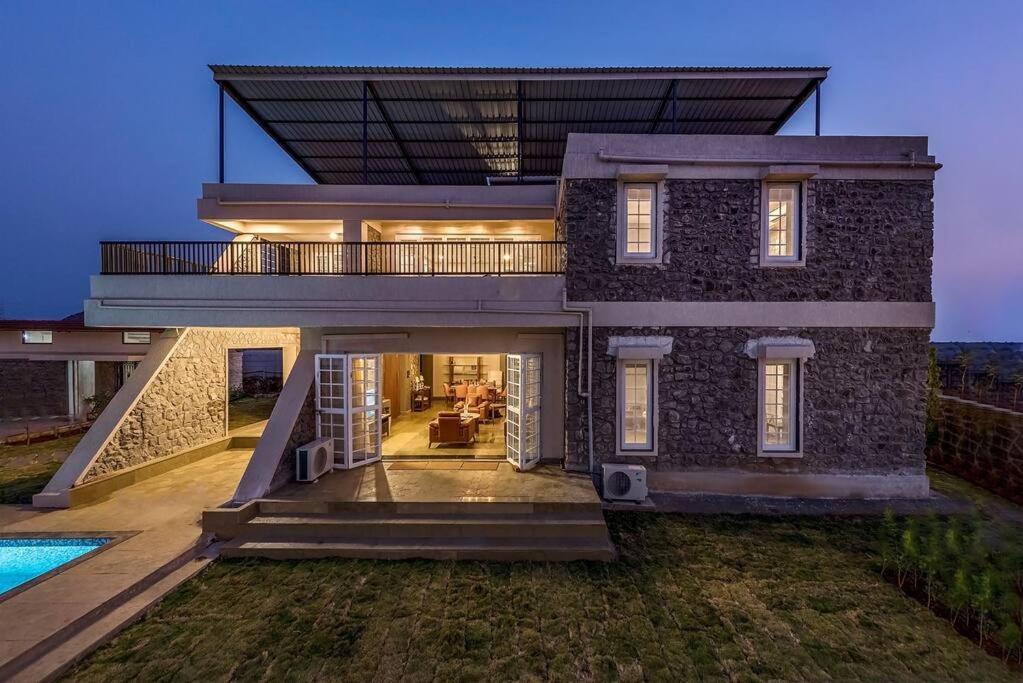 Stone Mansion By Phoenix Stays Igatpuri Exteriör bild