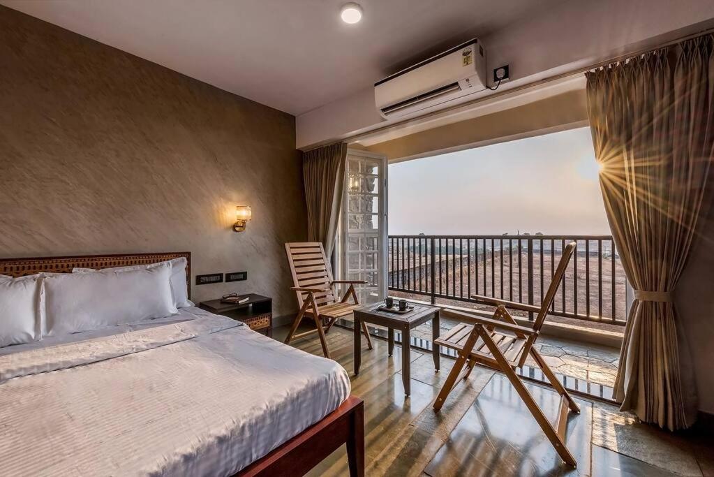 Stone Mansion By Phoenix Stays Igatpuri Exteriör bild