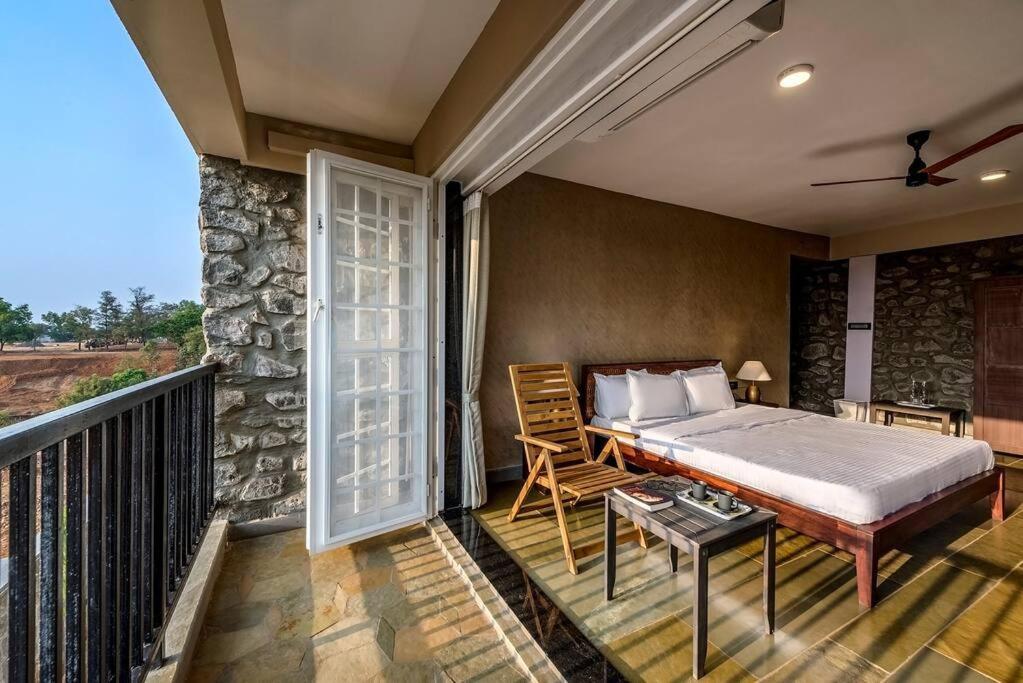 Stone Mansion By Phoenix Stays Igatpuri Exteriör bild