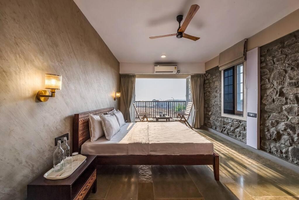 Stone Mansion By Phoenix Stays Igatpuri Exteriör bild