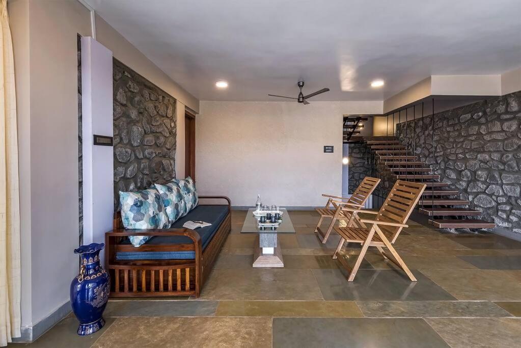 Stone Mansion By Phoenix Stays Igatpuri Exteriör bild