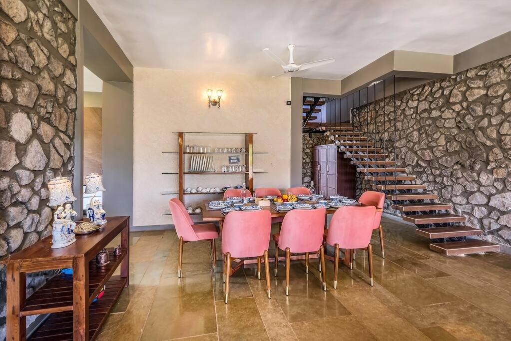 Stone Mansion By Phoenix Stays Igatpuri Exteriör bild