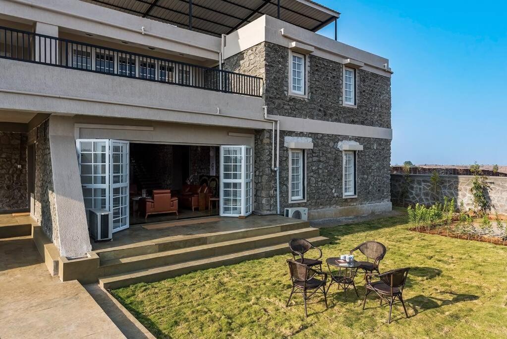 Stone Mansion By Phoenix Stays Igatpuri Exteriör bild