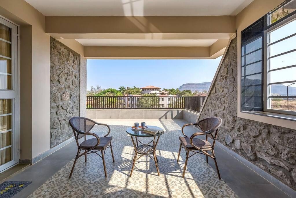 Stone Mansion By Phoenix Stays Igatpuri Exteriör bild